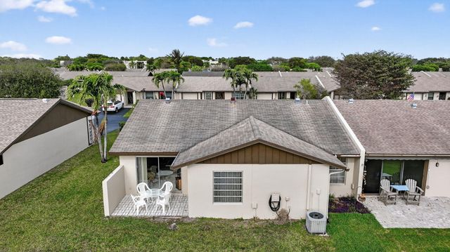 5404 Viburnum Circle, Delray Beach, FL 33484