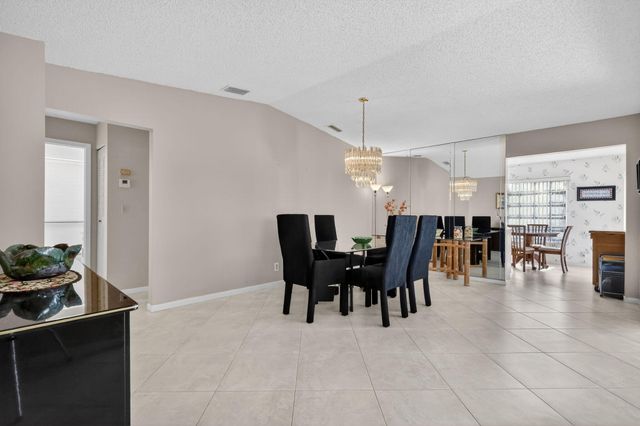 5404 Viburnum Circle, Delray Beach, FL 33484