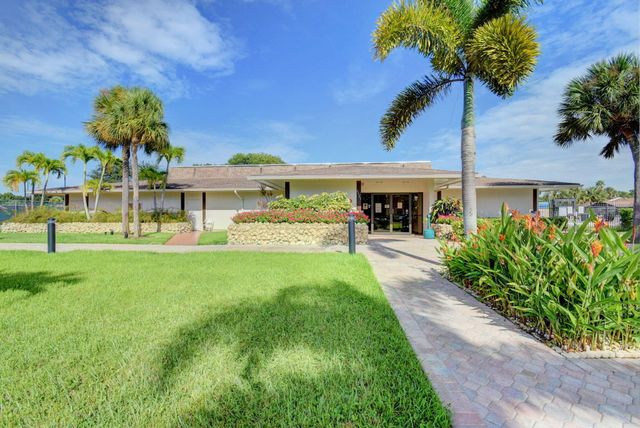 5404 Viburnum Circle, Delray Beach, FL 33484
