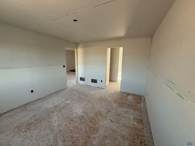 1041 COBALT DR, Rapid City, SD 57701