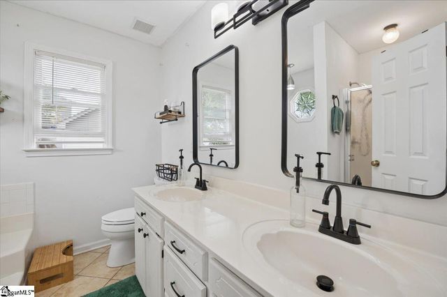 16 Fortson Way, Fountain Inn, SC 29644