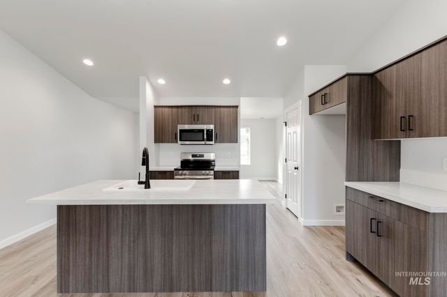 7155 E Shields Dr, Nampa, ID 83687