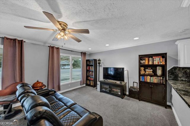 6071 N Main Street SE, Acworth, GA 30101