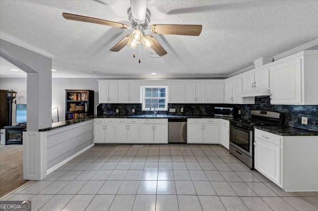 6071 N Main Street SE, Acworth, GA 30101