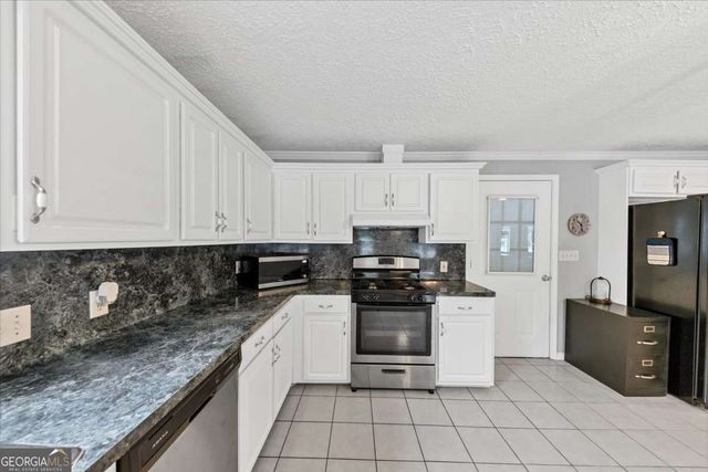 6071 N Main Street SE, Acworth, GA 30101