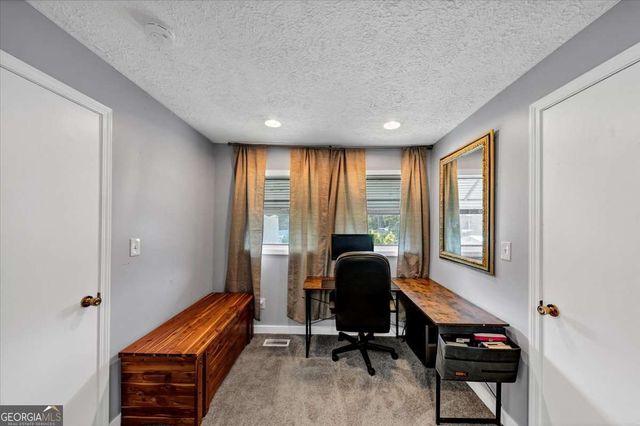 6071 N Main Street SE, Acworth, GA 30101