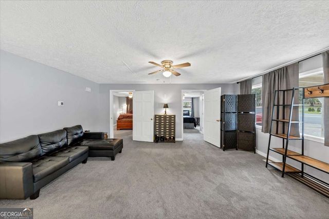 6071 N Main Street SE, Acworth, GA 30101