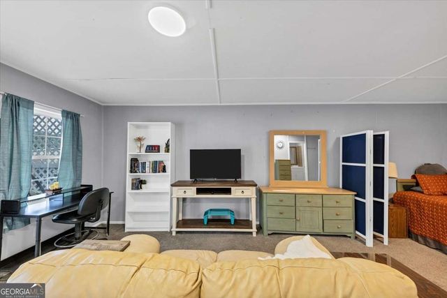 6071 N Main Street SE, Acworth, GA 30101