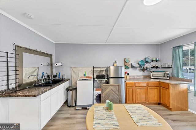 6071 N Main Street SE, Acworth, GA 30101