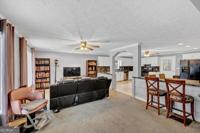 6071 N Main Street SE, Acworth, GA 30101