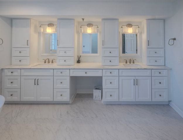 5152 BRIDLEWOOD Lane, Long Grove, IL 60047