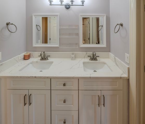 5152 BRIDLEWOOD Lane, Long Grove, IL 60047