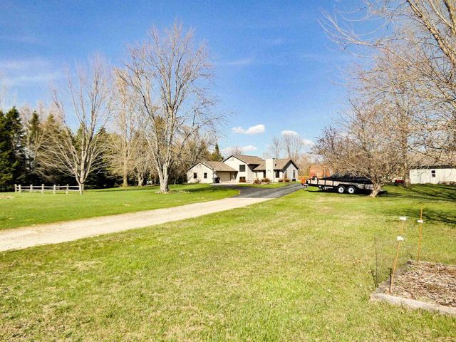 N6604 BALLARD ROAD, Seymour, WI 54165