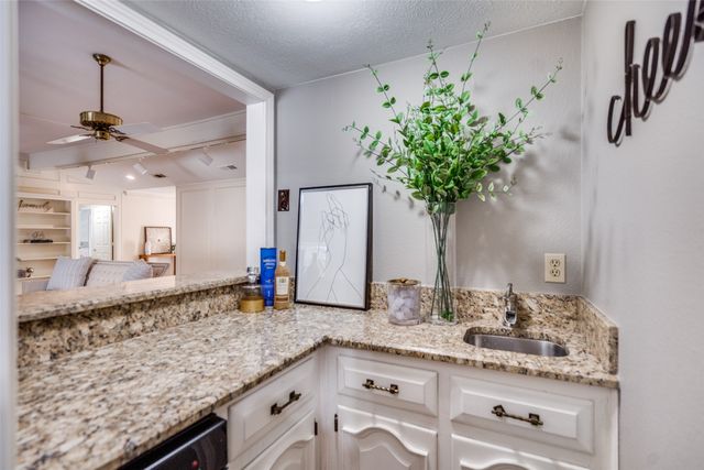 2404 Springpark Way, Richardson, TX 75082