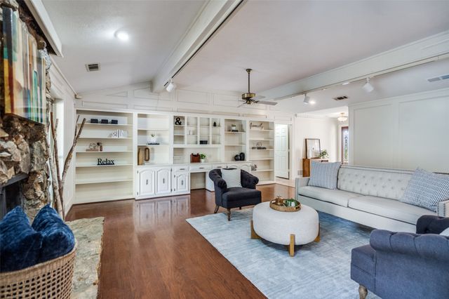 2404 Springpark Way, Richardson, TX 75082