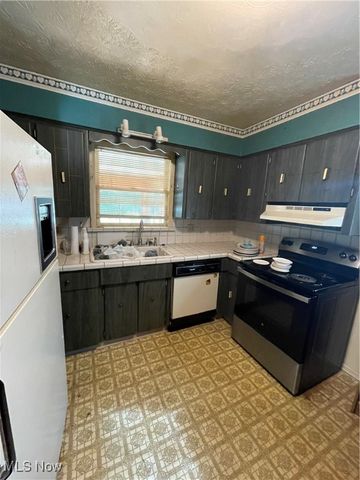 15995 Elbrook Street NE, Alliance, OH 44601