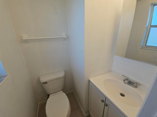 8000 S Colony Cir S 207, Tamarac, FL 33321