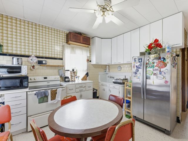 3235 N Kildare Avenue, Chicago, IL 60641