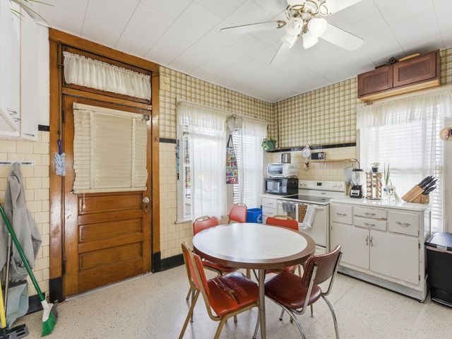 3235 N Kildare Avenue, Chicago, IL 60641