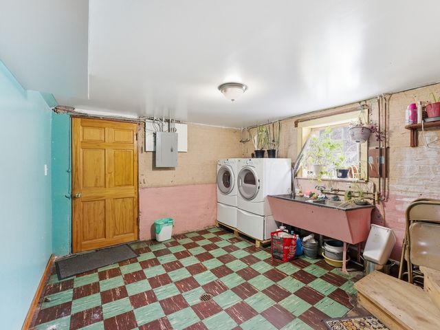 3235 N Kildare Avenue, Chicago, IL 60641