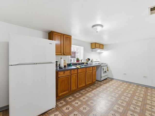 3235 N Kildare Avenue, Chicago, IL 60641