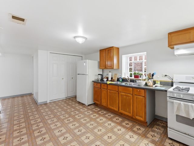 3235 N Kildare Avenue, Chicago, IL 60641