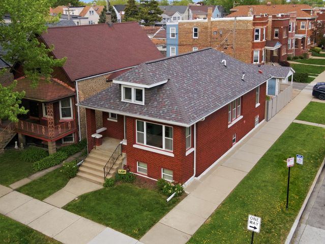 3235 N Kildare Avenue, Chicago, IL 60641