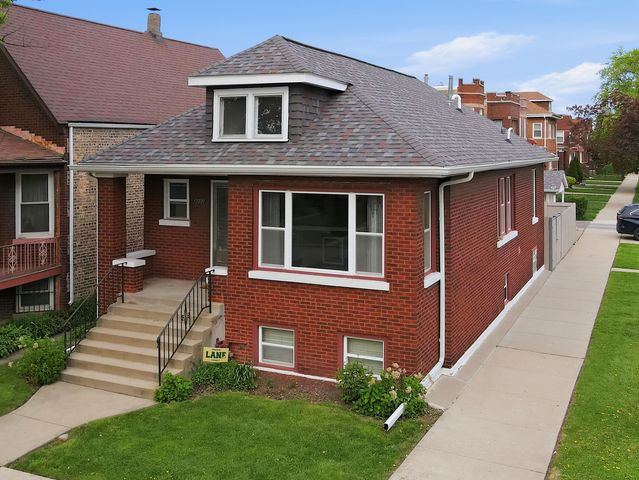 3235 N Kildare Avenue, Chicago, IL 60641