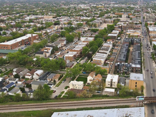 3235 N Kildare Avenue, Chicago, IL 60641