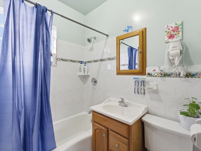 3235 N Kildare Avenue, Chicago, IL 60641