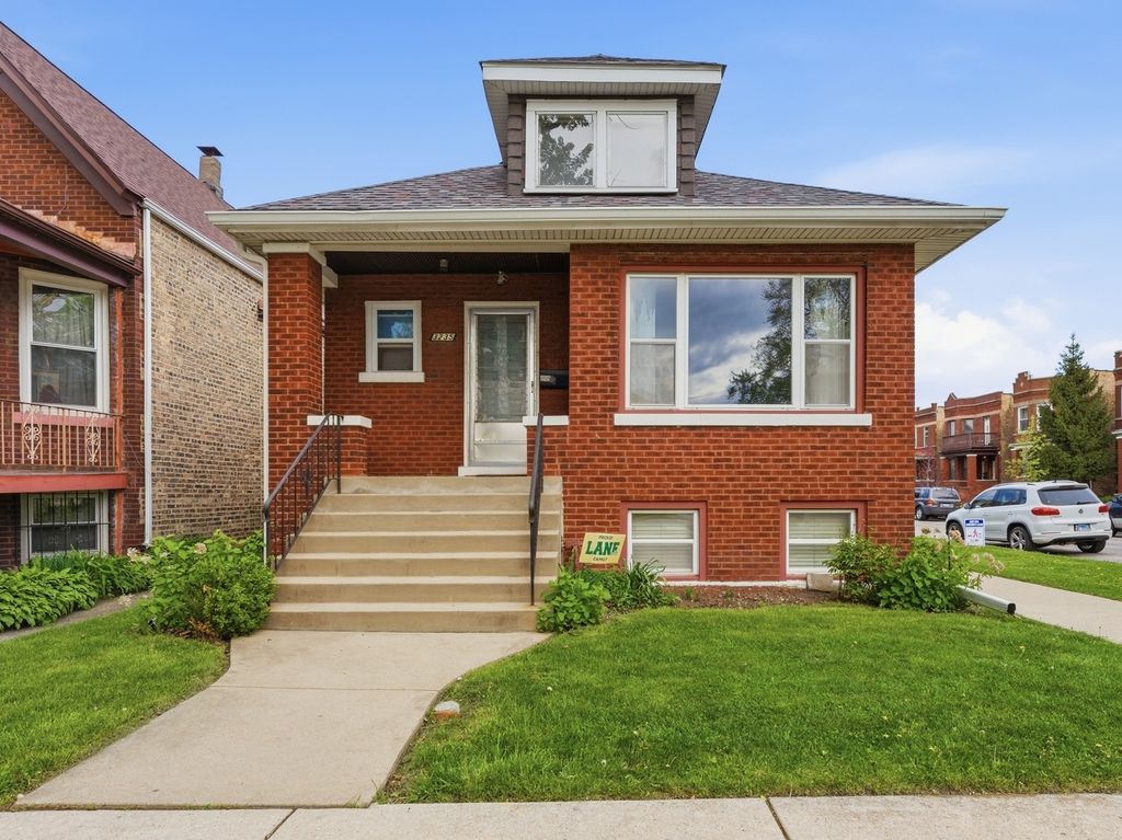 3235 N Kildare Avenue, Chicago, IL 60641