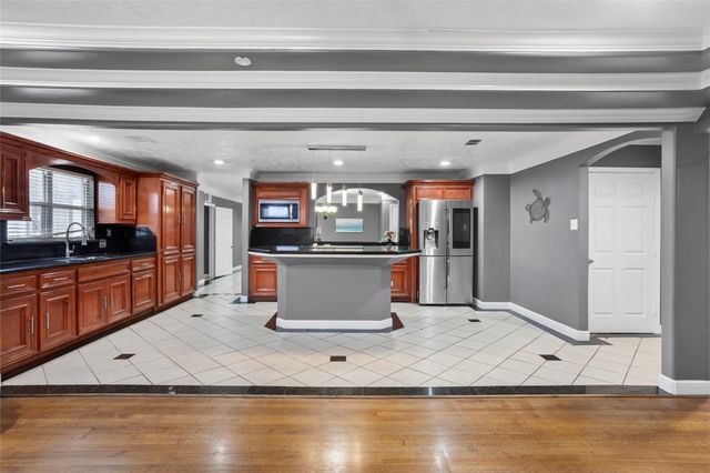 8406 Glen Valley Drive, Houston, TX 77061