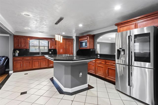 8406 Glen Valley Drive, Houston, TX 77061