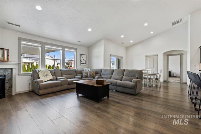 482 Fox Lantern Court, Middleton, ID 83644