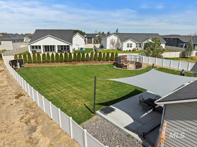 482 Fox Lantern Court, Middleton, ID 83644