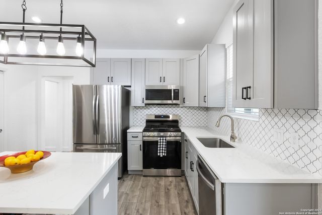 908 DREISS ST, San Antonio, TX 78210