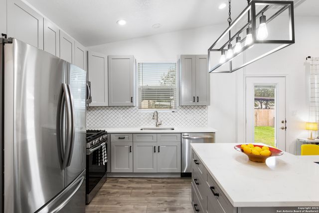 908 DREISS ST, San Antonio, TX 78210