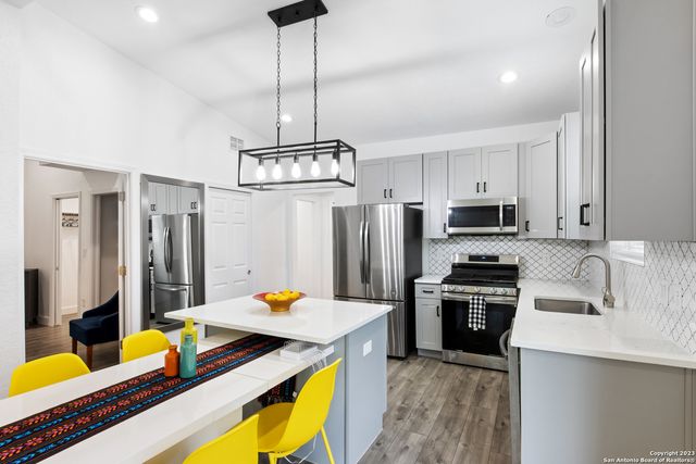 908 DREISS ST, San Antonio, TX 78210