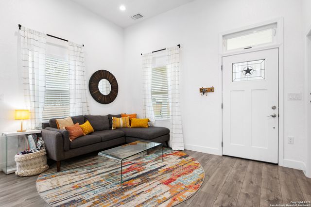 908 DREISS ST, San Antonio, TX 78210