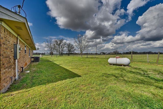 3249 Newsom Road, Bellville, TX 77418
