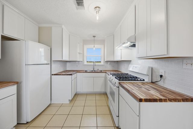 3249 Newsom Road, Bellville, TX 77418