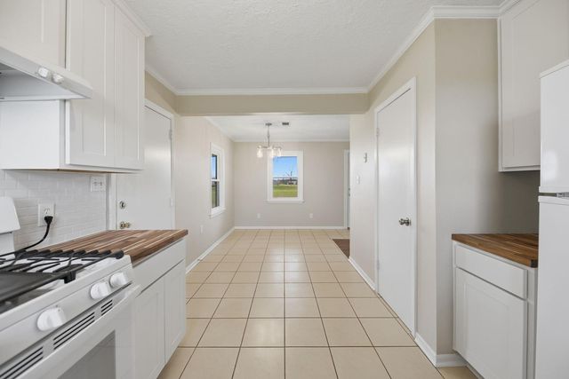 3249 Newsom Road, Bellville, TX 77418