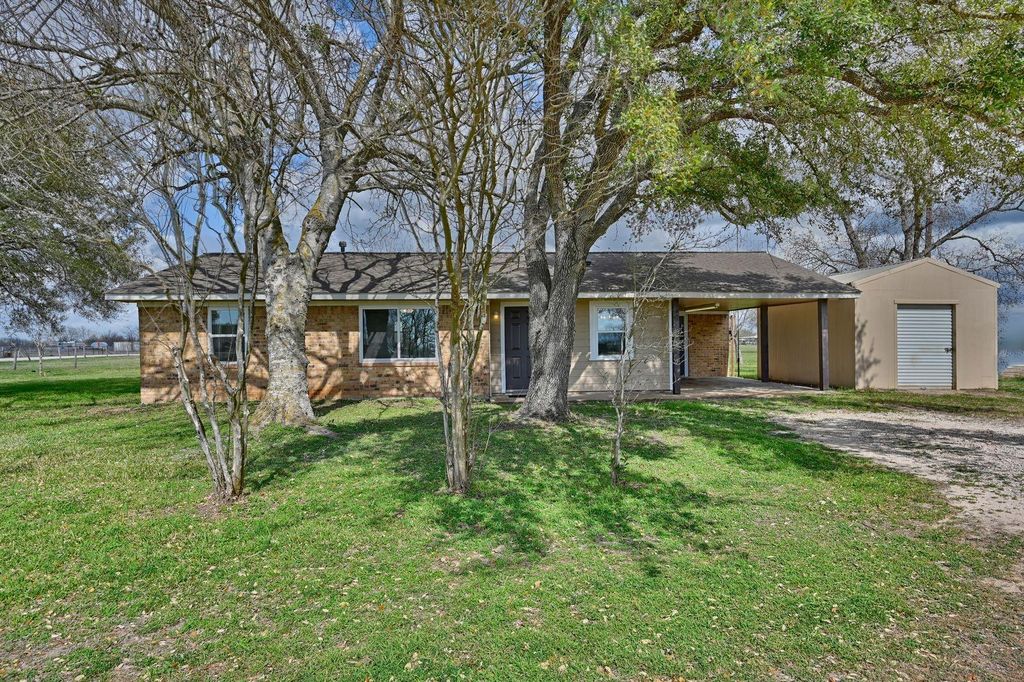 3249 Newsom Road, Bellville, TX 77418
