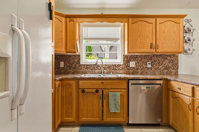 209 Kathie Court, Vine Grove, KY 40175