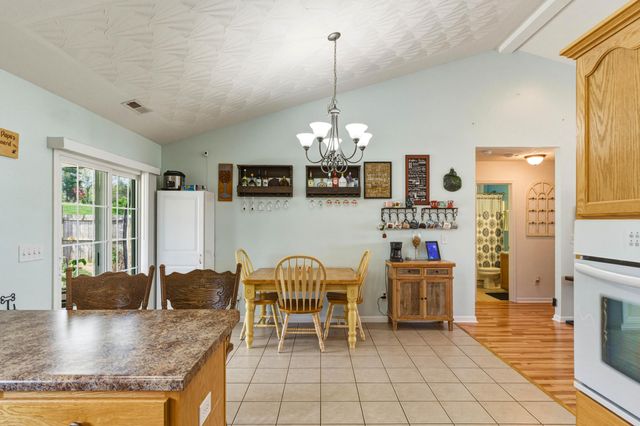 209 Kathie Court, Vine Grove, KY 40175