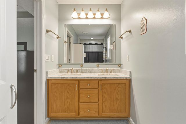 209 Kathie Court, Vine Grove, KY 40175