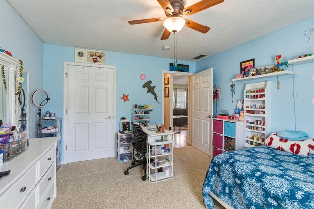 209 Kathie Court, Vine Grove, KY 40175