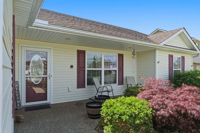 209 Kathie Court, Vine Grove, KY 40175