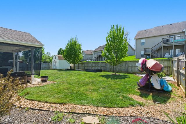 209 Kathie Court, Vine Grove, KY 40175