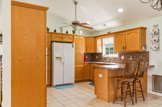 209 Kathie Court, Vine Grove, KY 40175